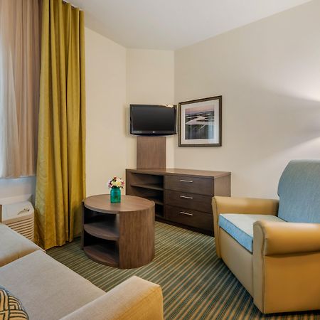 Candlewood Suites Fort Myers/Sanibel Gateway, An Ihg Hotel Εξωτερικό φωτογραφία