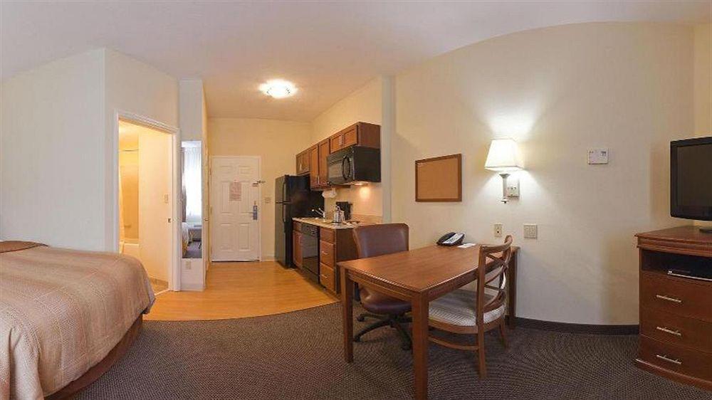 Candlewood Suites Fort Myers/Sanibel Gateway By Ihg Εξωτερικό φωτογραφία