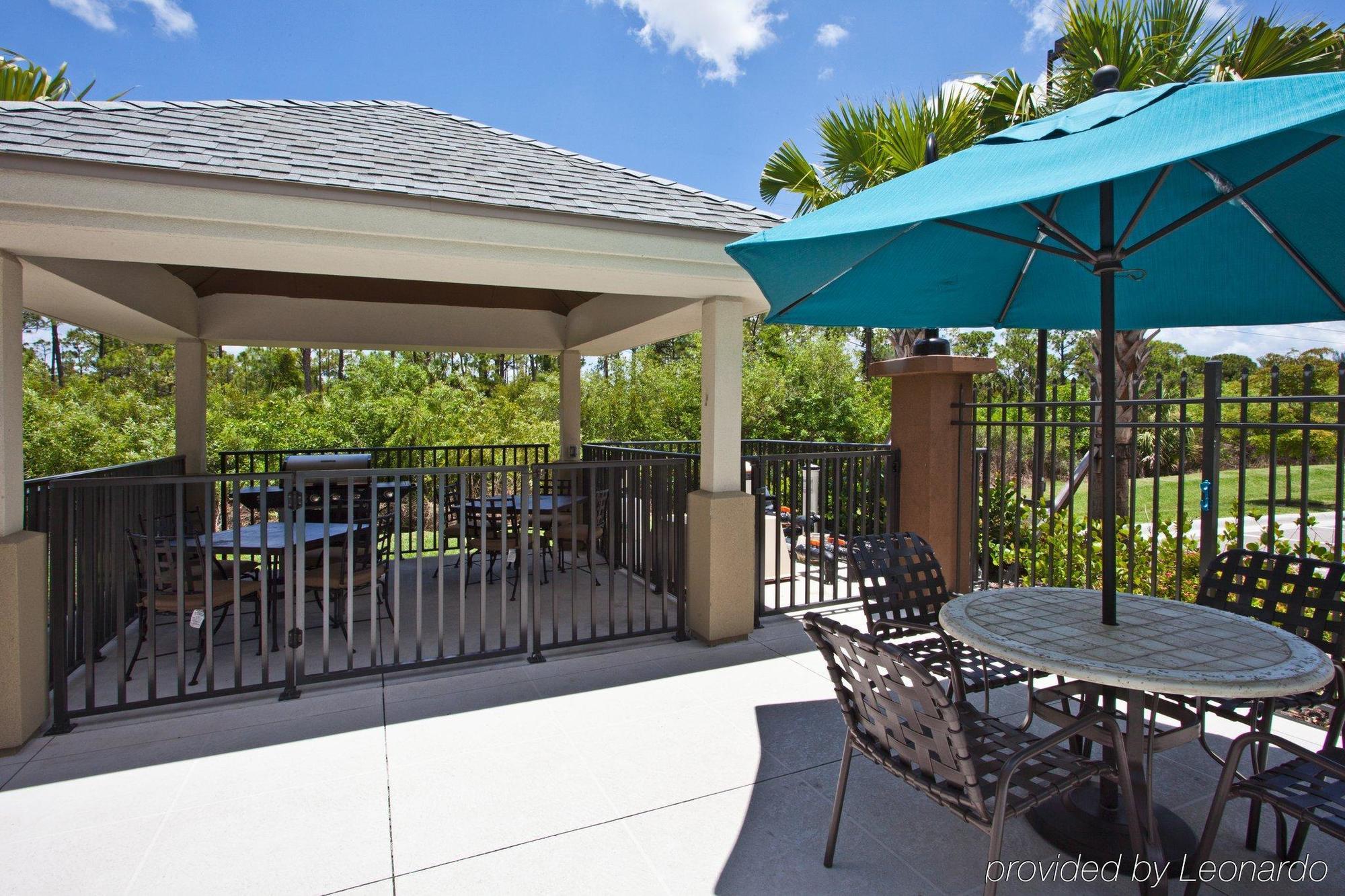 Candlewood Suites Fort Myers/Sanibel Gateway, An Ihg Hotel Εστιατόριο φωτογραφία