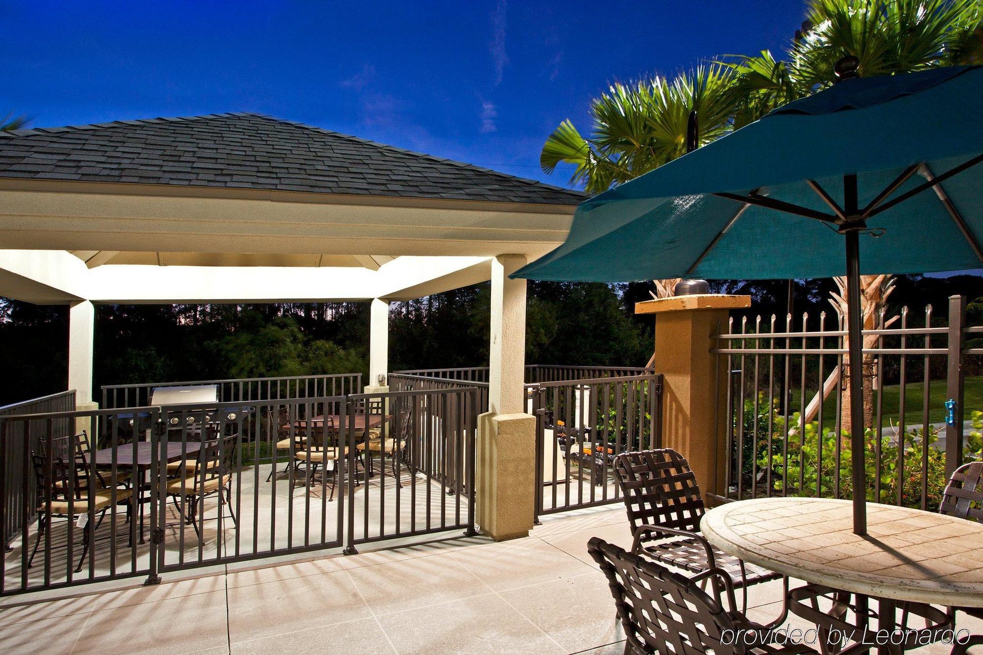 Candlewood Suites Fort Myers/Sanibel Gateway, An Ihg Hotel Εστιατόριο φωτογραφία