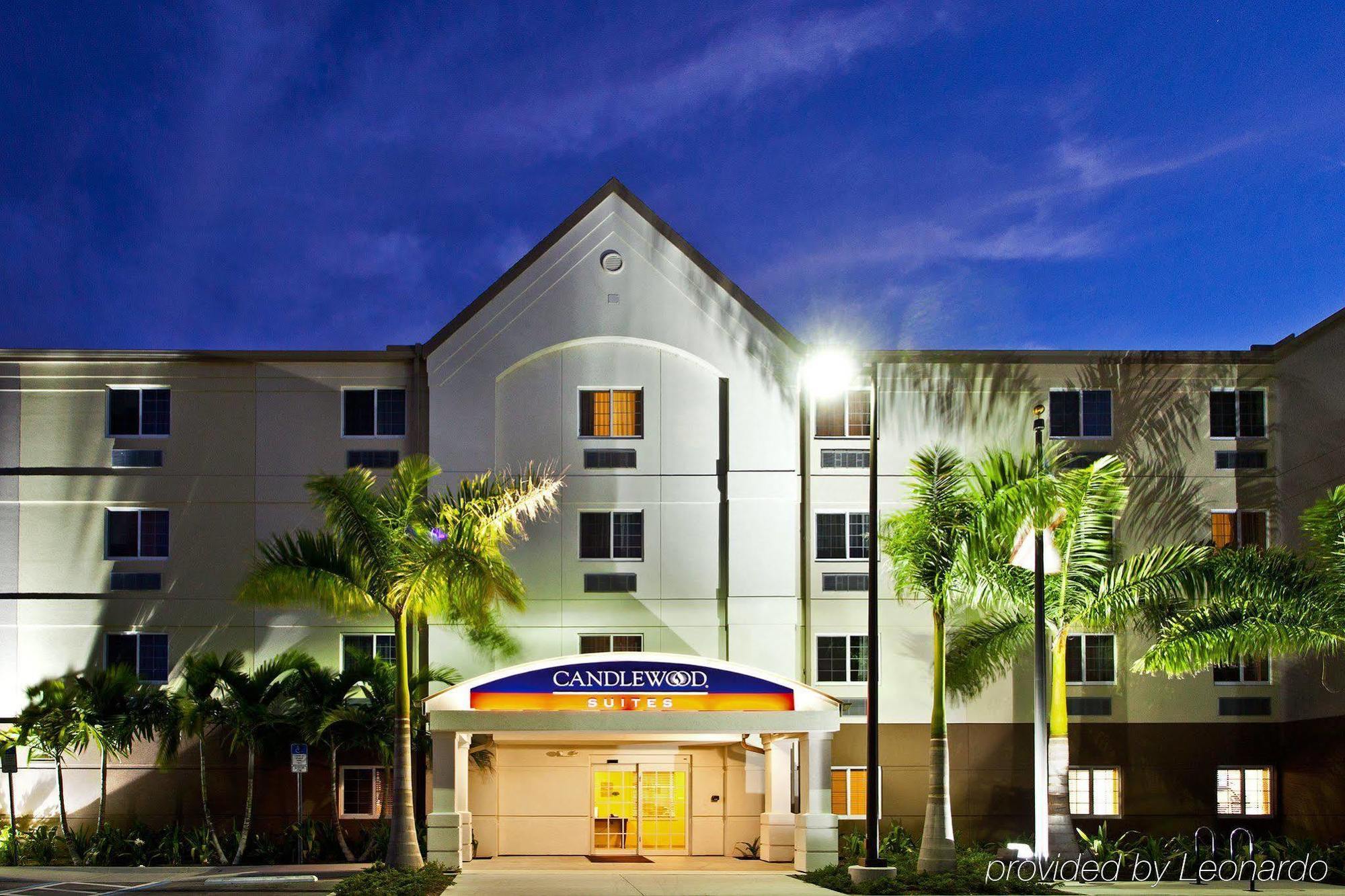 Candlewood Suites Fort Myers/Sanibel Gateway, An Ihg Hotel Εξωτερικό φωτογραφία