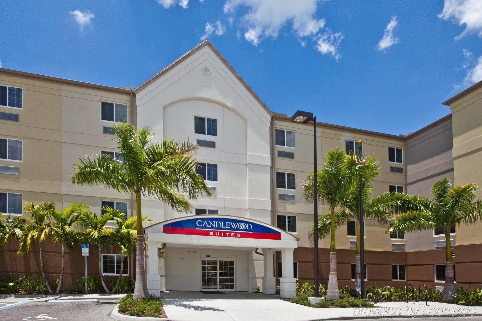 Candlewood Suites Fort Myers/Sanibel Gateway, An Ihg Hotel Εξωτερικό φωτογραφία