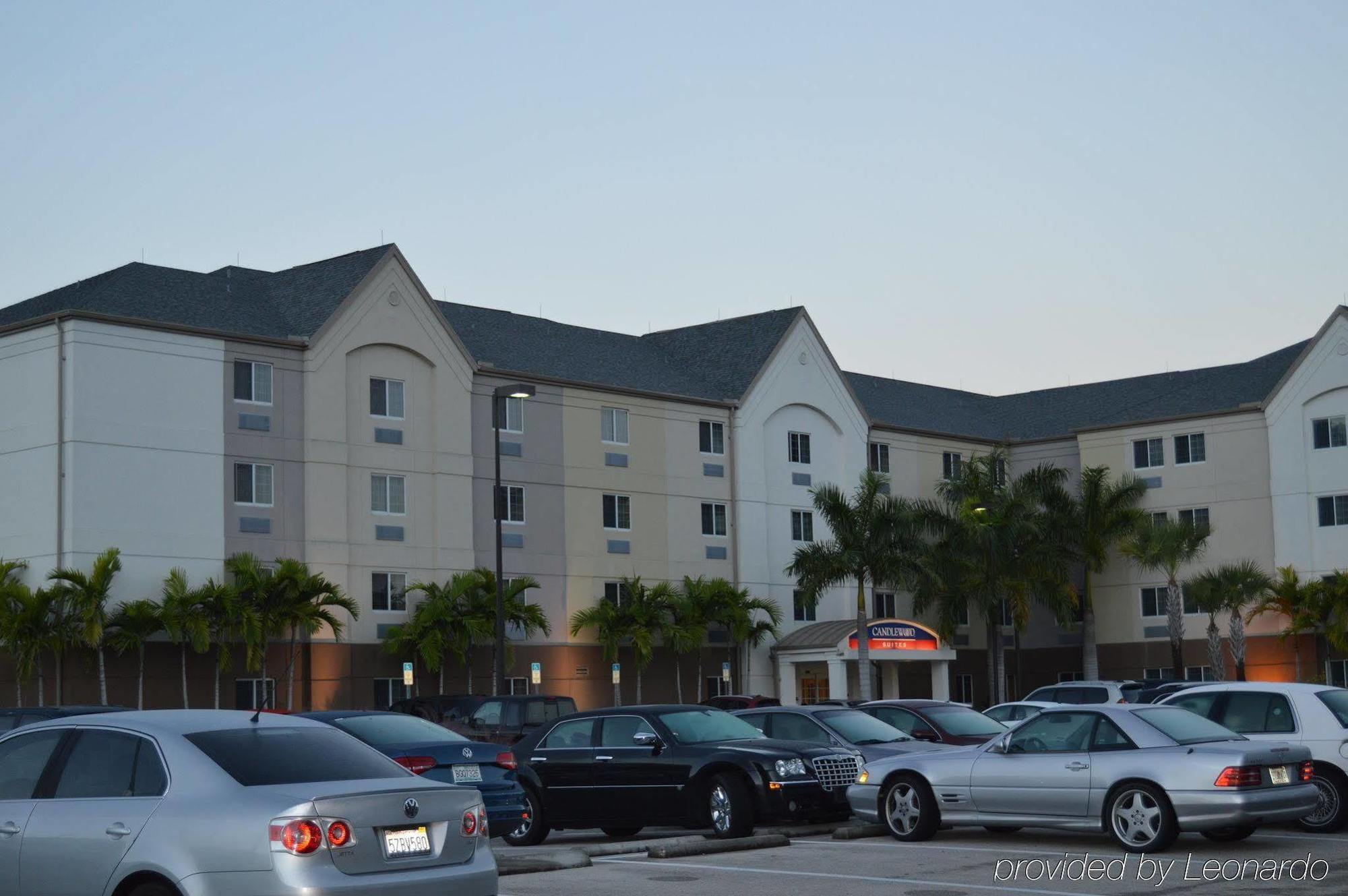 Candlewood Suites Fort Myers/Sanibel Gateway By Ihg Εξωτερικό φωτογραφία