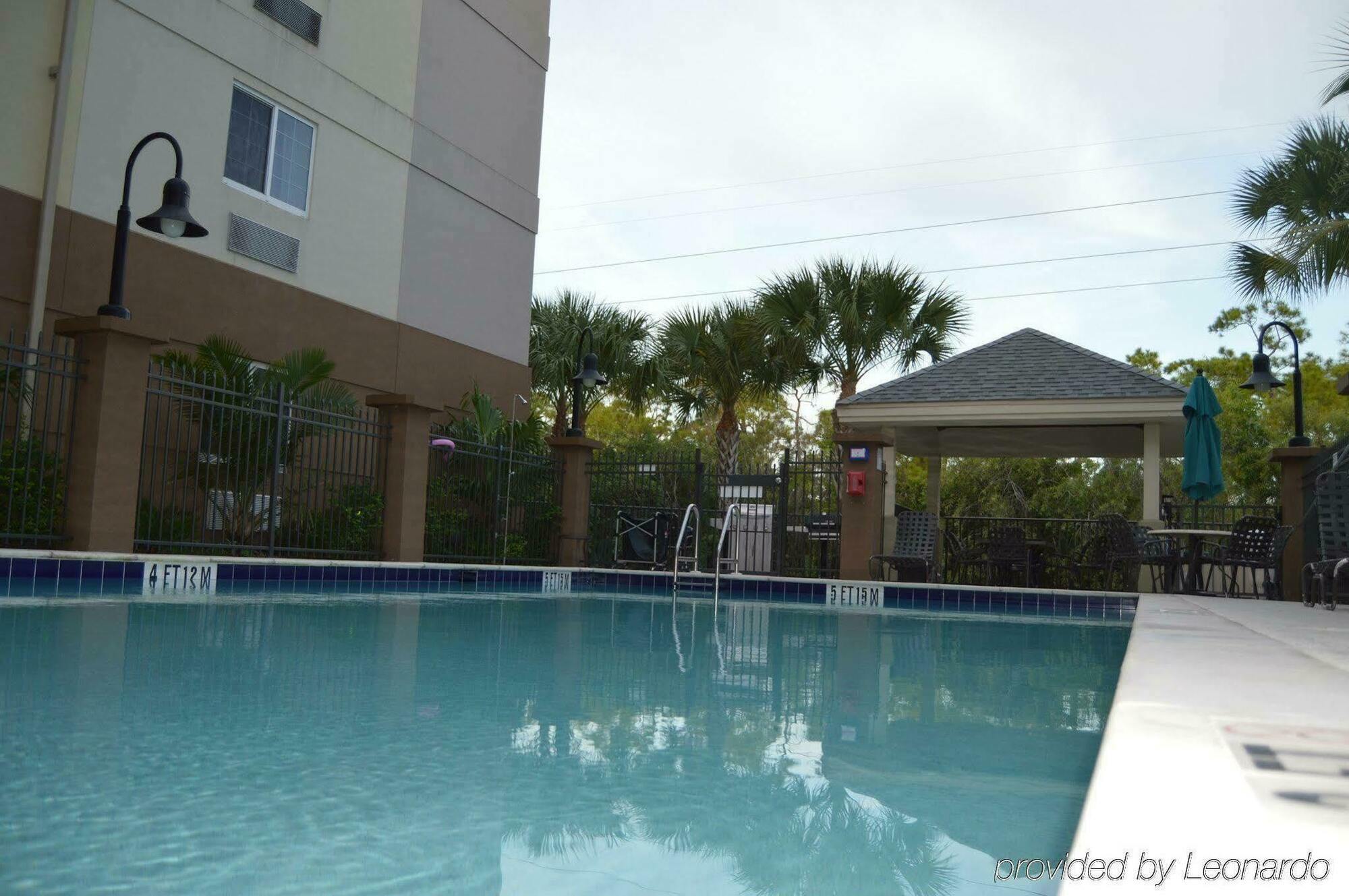 Candlewood Suites Fort Myers/Sanibel Gateway, An Ihg Hotel Εξωτερικό φωτογραφία